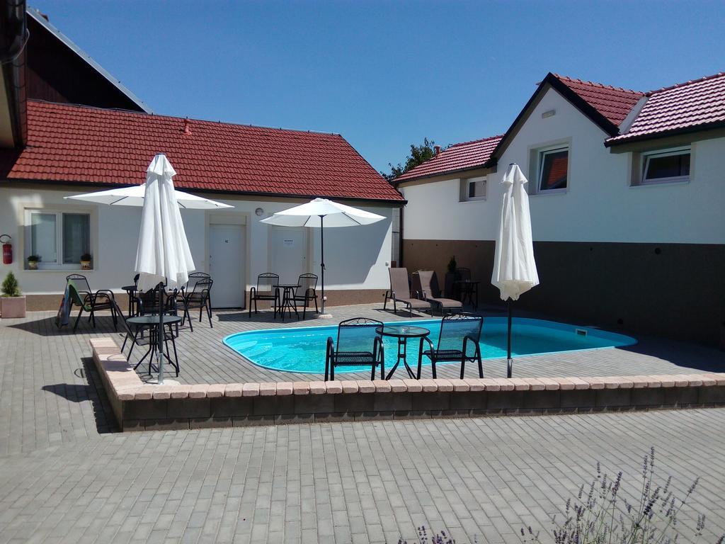Penzion Kratochvil Dolní Dunajovice Dış mekan fotoğraf
