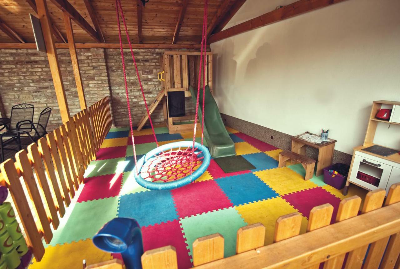 Penzion Kratochvil Dolní Dunajovice Dış mekan fotoğraf